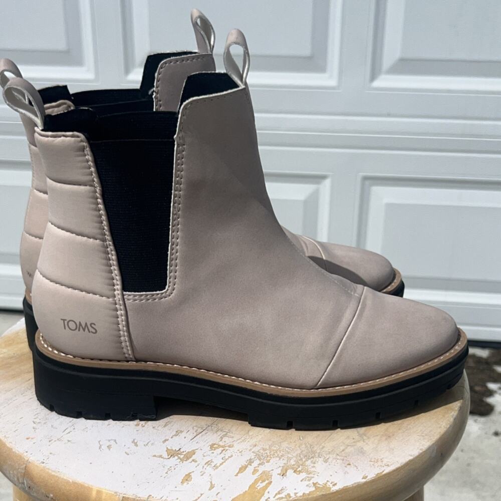 TOMS Chelsea Ankle Boots Beige Lined Pull On Women Size 7.5 Model 10018633 - Picture 6 of 7